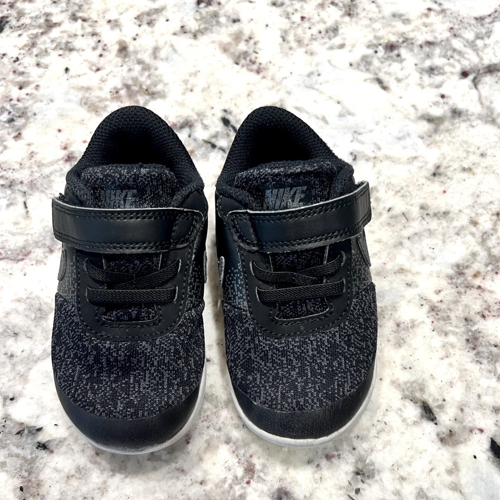 SOLD!!!! Nike toddler 7